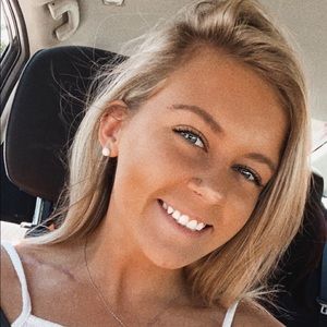 Meet your Posher, Hailey